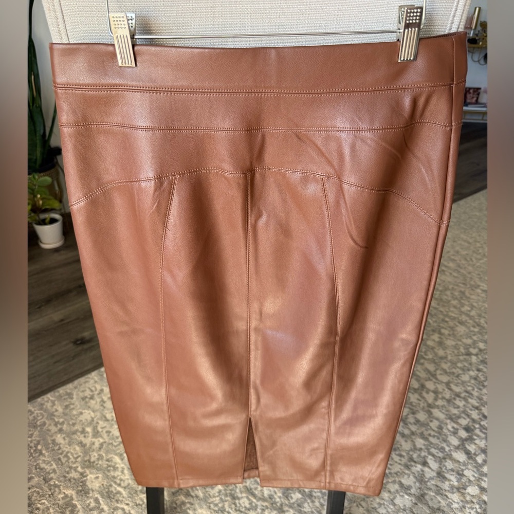 Marc New York Andrew Marc Brown Faux Leather Pencil Skirt M, NWOT - Picture 7 of 8